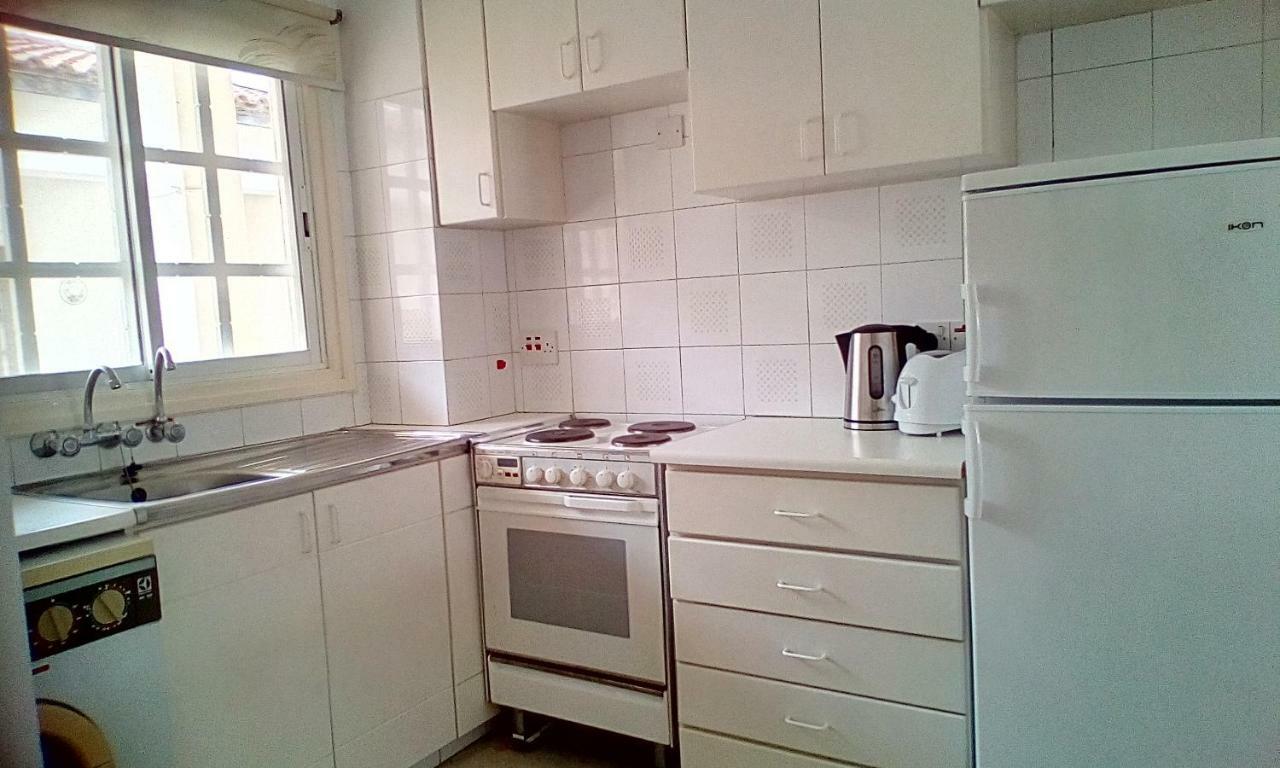 Limnaria West Park Apartment Paphos ภายนอก รูปภาพ